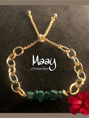Maay Accessories Gold Chain Bracelet with Green Stone Chips